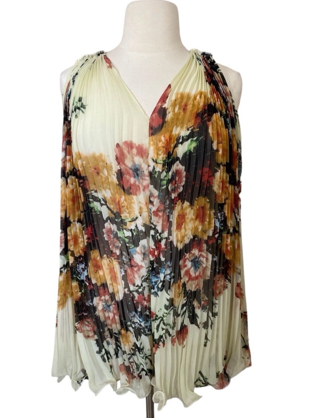Roberto Cavalli Silk Cream Floral Pleated V-Neck Mini Swing Dress - Picture 2 of 8